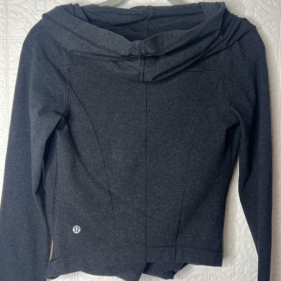 Lululemon Women Iconic Wrap Cross Front Top SZ 6 Long Sleeve Heathered Black - Picture 9 of 9